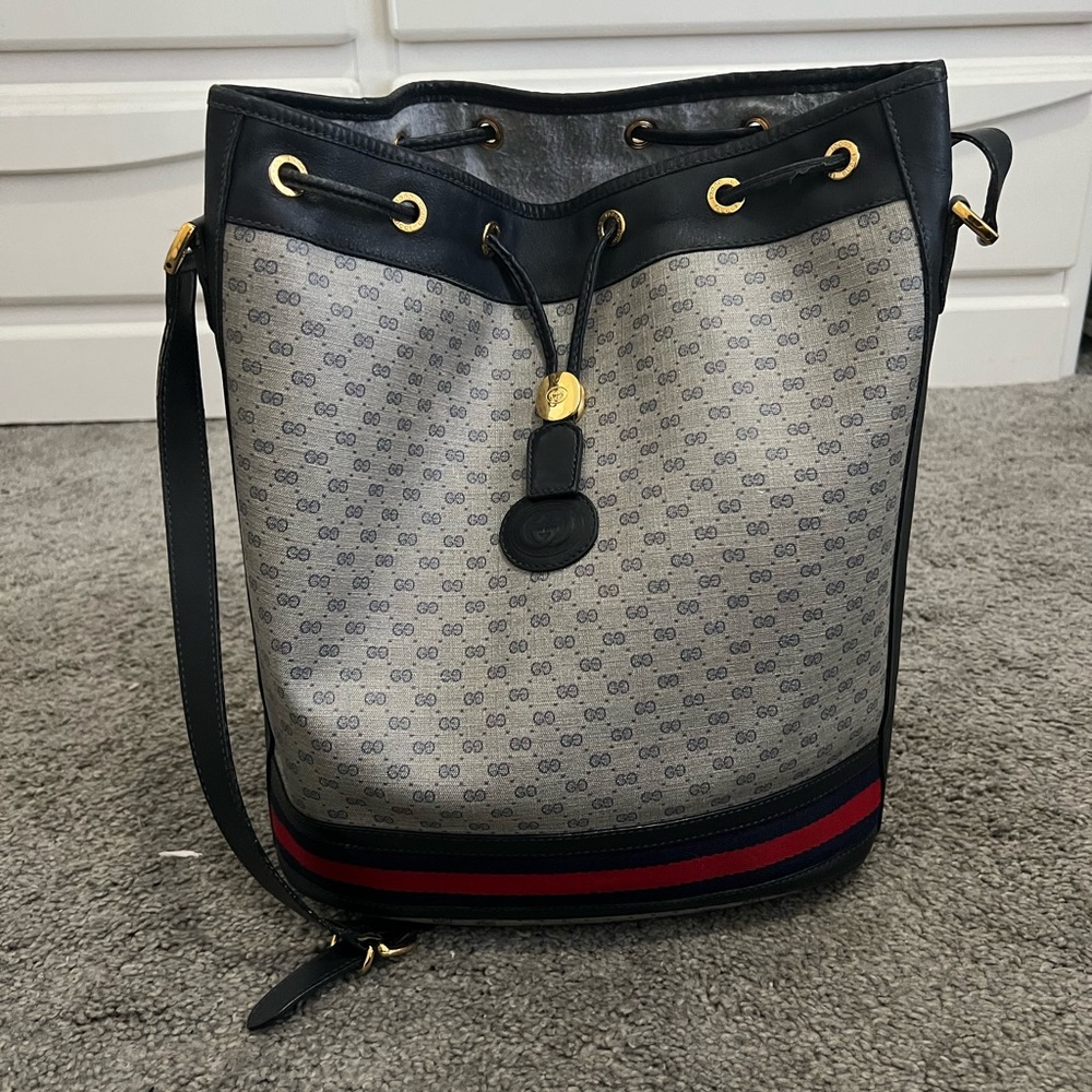 REAL AUTHENTICATED Gucci Vintage Web Bucket Bag - Supreme Canvas